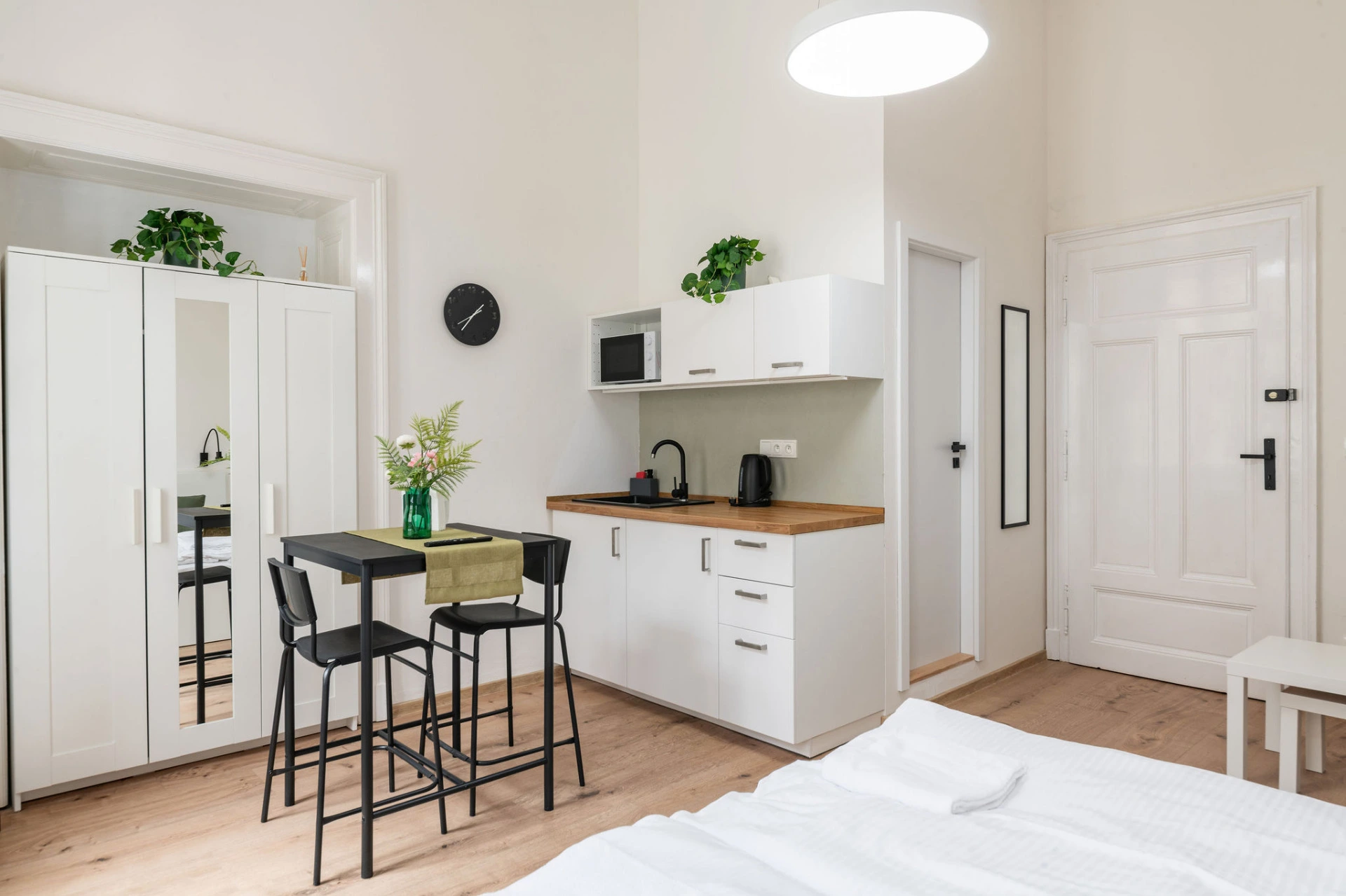 Kuchyňka apartmánu v Brně